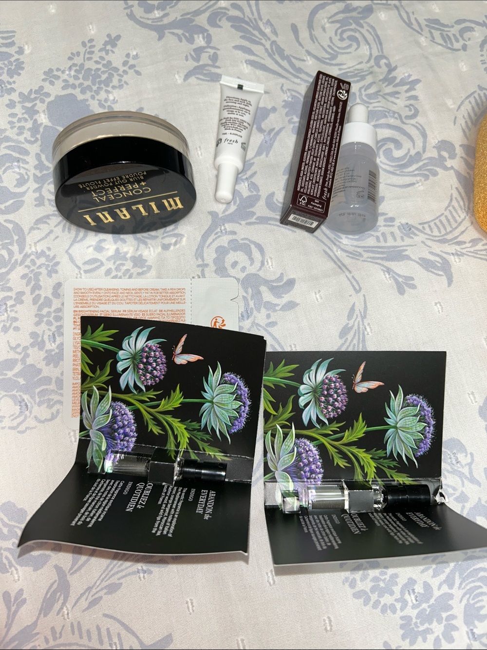NEST Mini Travel Pouch with Dime & Innisfree Skincare Set - Picture 6 of 7